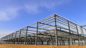 Steel structure workshop is under construction